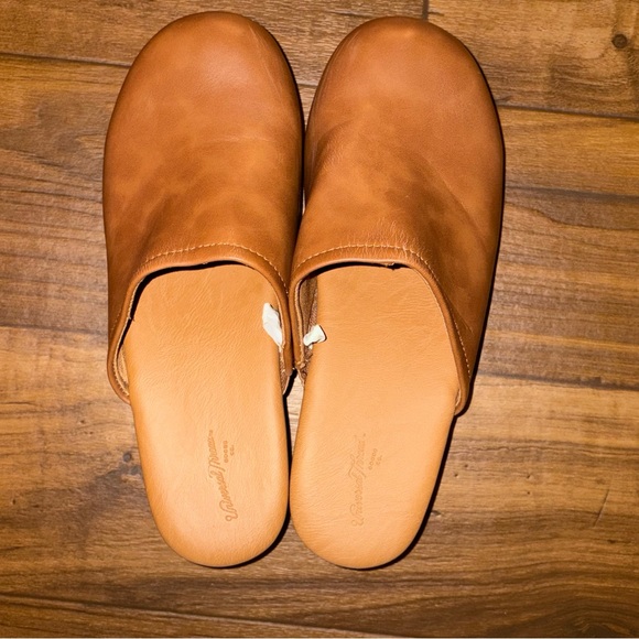 Universal Thread Brown Leather Clogs - Picture 2 of 9